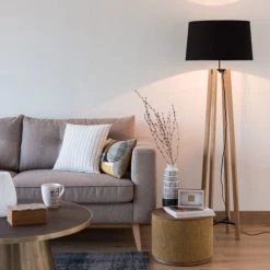 Maisons Du Monde Lampadaires Lampadaire En Chêne Et Abat-jour Noir H146 -Lampadaires || Lustres || Guirlandes et décorations lumineuses Soldes lampadaire en chene et abat jour noir h146 1000 13 25 194816 3