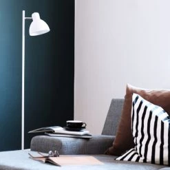 Dyberg Larsen Lampadaires Lampadaire En Métal Blanc Mat Et Chrome, H 143,5 Cm D 16 Cm -Lampadaires || Lustres || Guirlandes et décorations lumineuses Soldes lampadaire en metal blanc mat et chrome h 143 5 cm d 16 cm 3