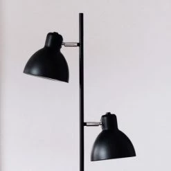 Dyberg Larsen Lampadaires Lampadaire En Métal Noir Mat Et Chrome, H 160 Cm D 16 Cm -Lampadaires || Lustres || Guirlandes et décorations lumineuses Soldes lampadaire en metal noir mat et chrome h 160 cm d 16 cm 3