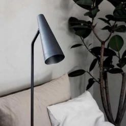 House Doctor Lampadaires Lampadaire Métal Noir H124cm -Lampadaires || Lustres || Guirlandes et décorations lumineuses Soldes lampadaire metal noir h124cm 1