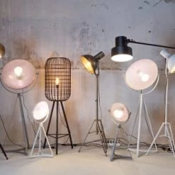 Bepurehome Lampadaires Lampadaire Trépied Métal Blanc Lampe Sur Pied -Lampadaires || Lustres || Guirlandes et décorations lumineuses Soldes lampadaire trepied metal blanc lampe sur pied 2